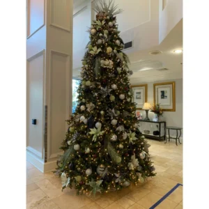 Lifelike Trees with White Lights